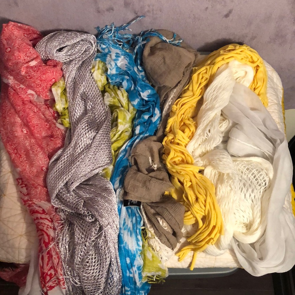 🍀8 Scarf Bundle🍀